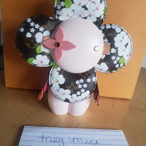 Excellent condition Louis Vuitton Cherry Blossom Vivienne Doll Rare Rose Balleri